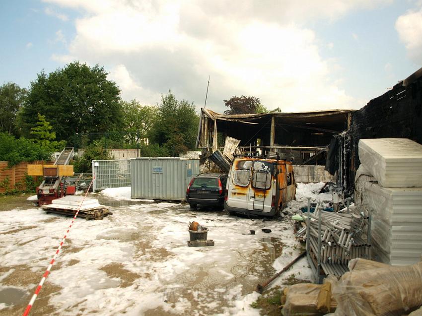 Feuer Halle Siegburg Gewerbegebiet Zange P148.JPG